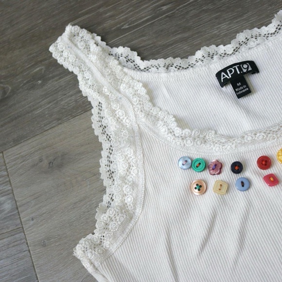 Upcycled button tank top by me - Picture 5 of 8